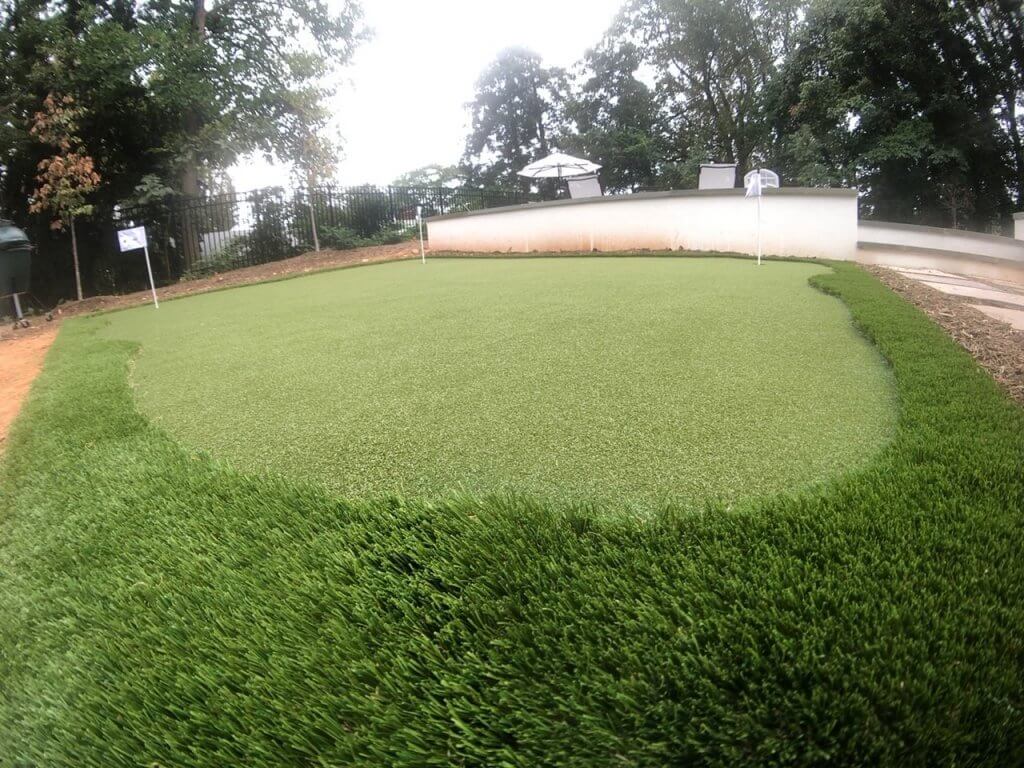 Backyard golf green from SYNLawn Chesapeake Bay