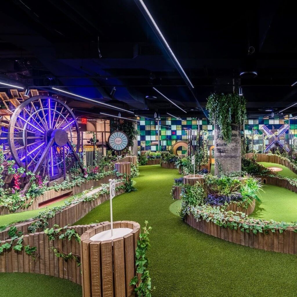 Commercial indoor mini golf course