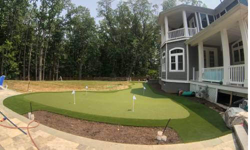 Residential artificial putting green