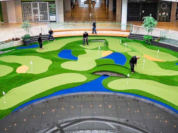 Indoor putting green installed by SYNLawn