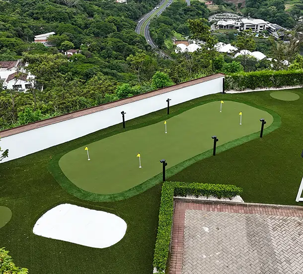 chesapeake-bay-synlawn-golf-green Artificial grass golf green installation from SYNLawn