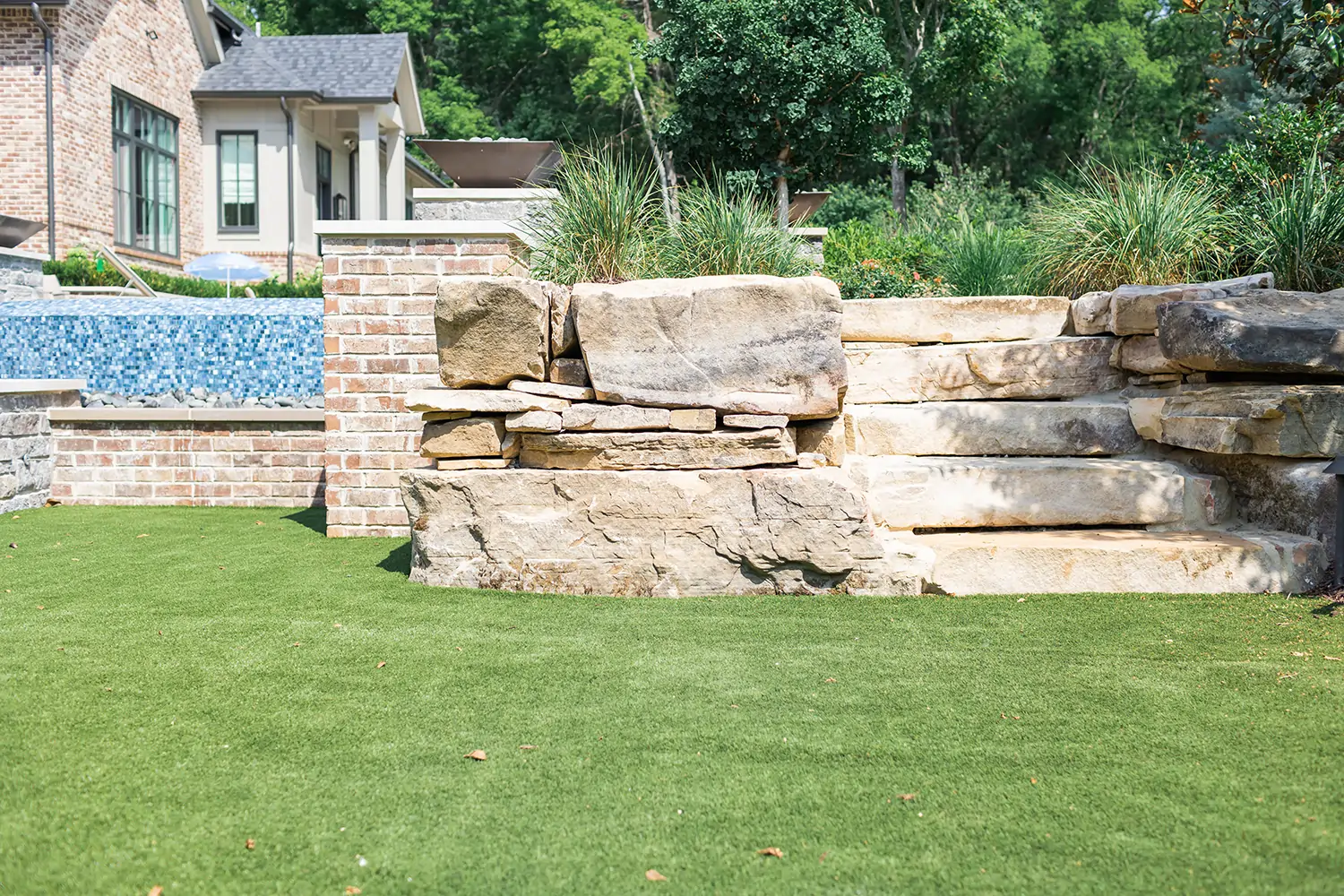 synlawn-rsidential-lawn-installation-cb-1 Residential artificial grass lawn installed by SYNLawn